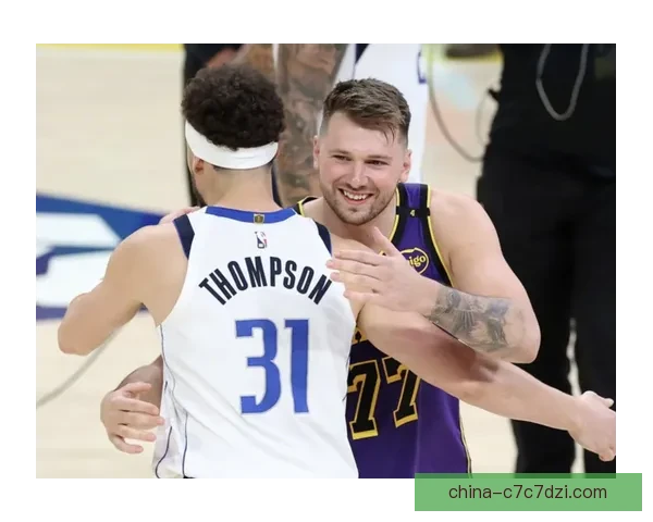 东契奇三双率领湖人横扫华子 东契奇三双率领湖人横扫华子